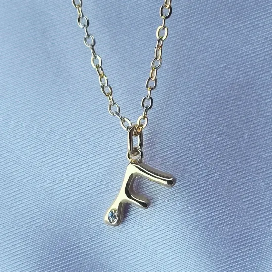 Imagen de Collar con Pequeño Brillo Inicial F Talla 4501