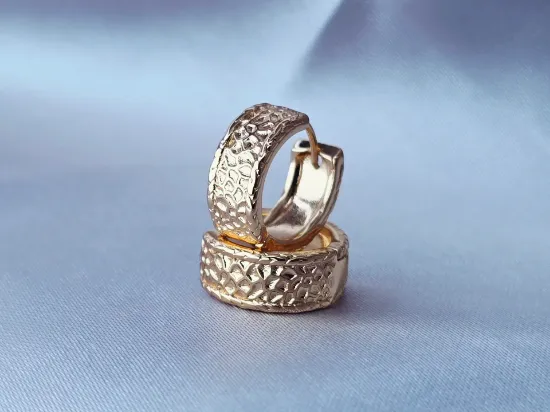 Imagen de Huggie Texturizado de Oro