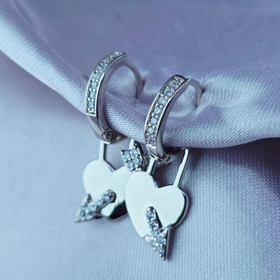 Imagen de Arete Desmontable Corazón Flechado