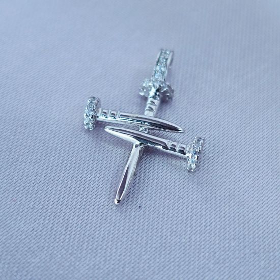 Imagen de Dije Cruz Clavos de Oro Blanco