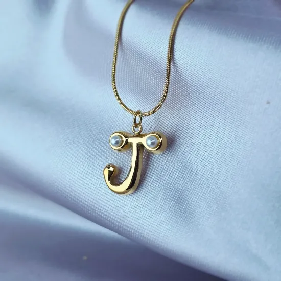 Imagen de Collar Perlas Inicial J