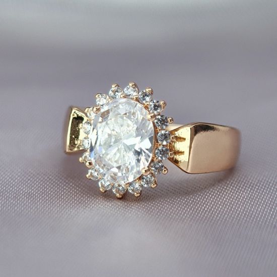 Imagen de Anillo Ovalado Rodeado Halo