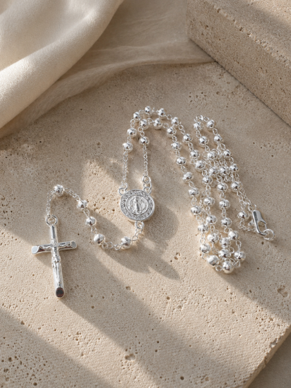 Imagen de Collar Rosario San Benito Blanco  5003