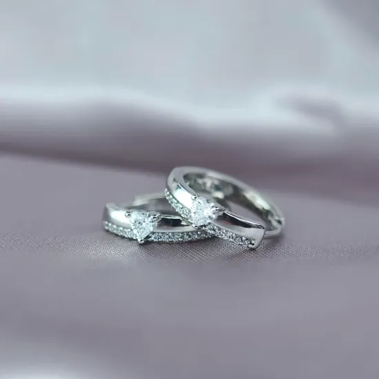 Imagen de Huggie Dos Destinos Un Corazón